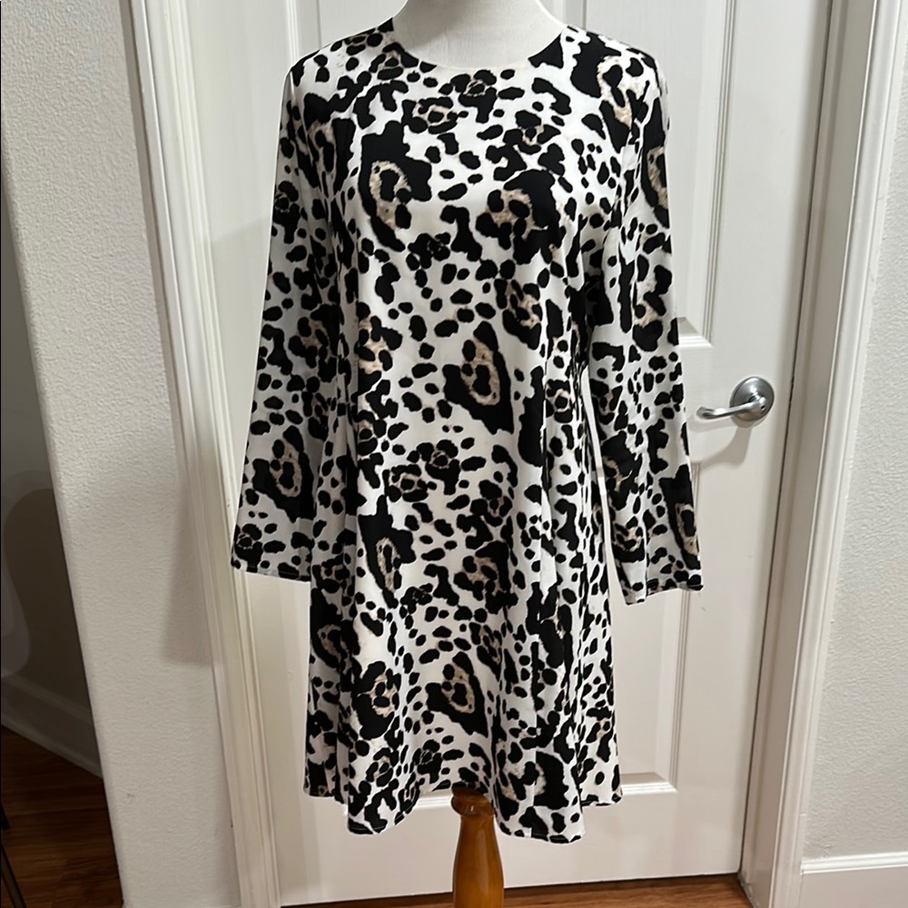 CeCe Leopard Print Swing Dress